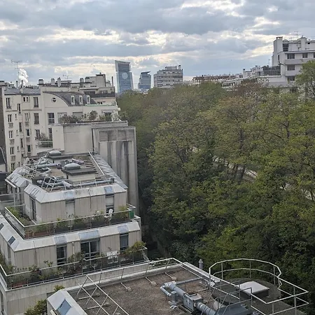 Апартаменты Sunny & Quiet On Courtyard 1br Париж