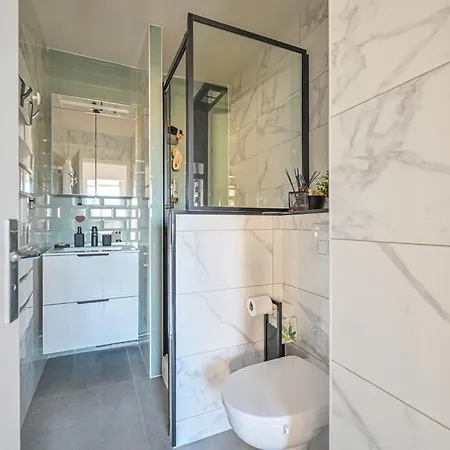 アパート Sunny & Quiet On Courtyard 1br *