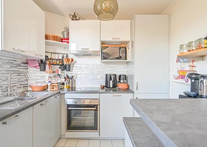 Apartment Sunny & Quiet On Courtyard 1br Paris